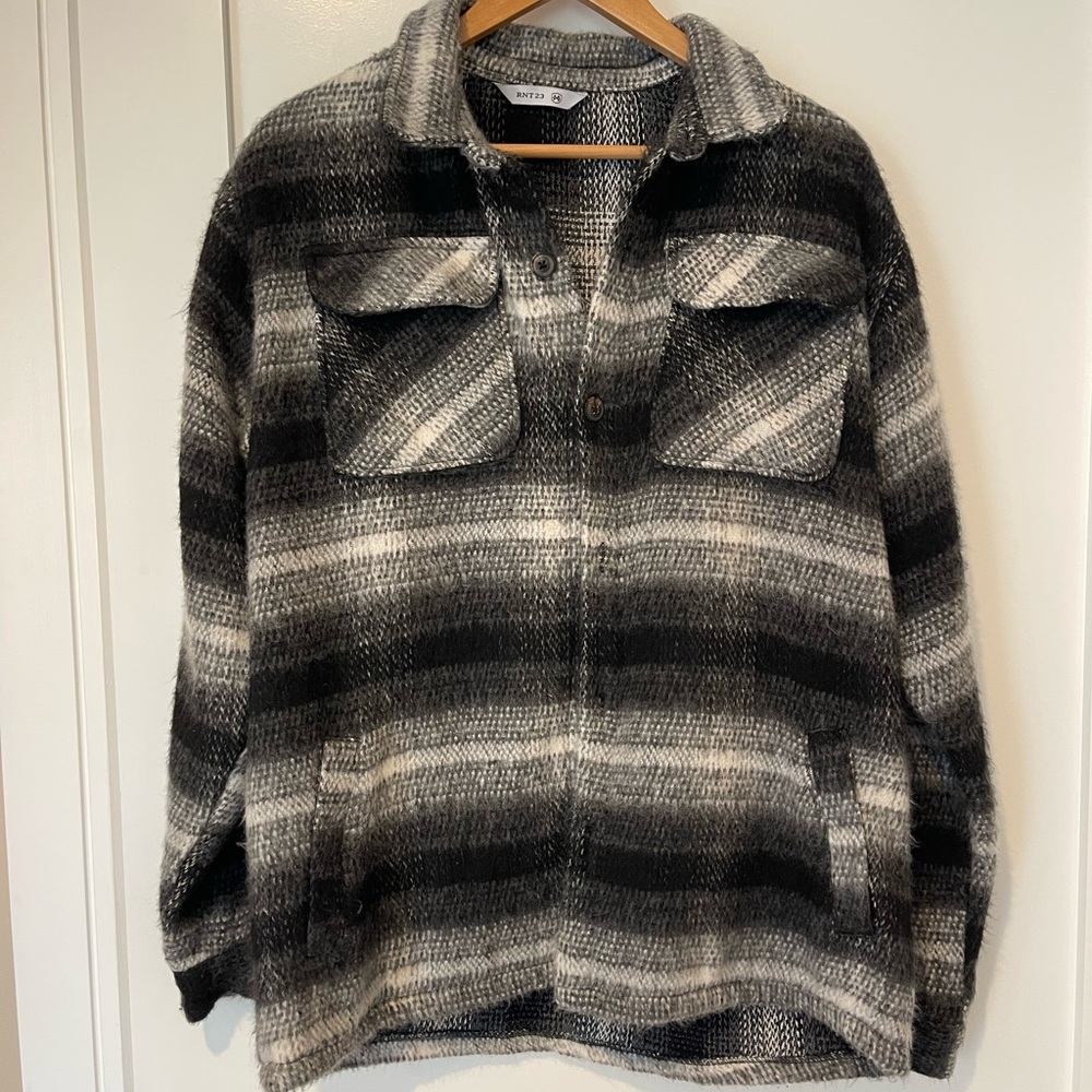 RNT23 Men’s Flannel Button Down